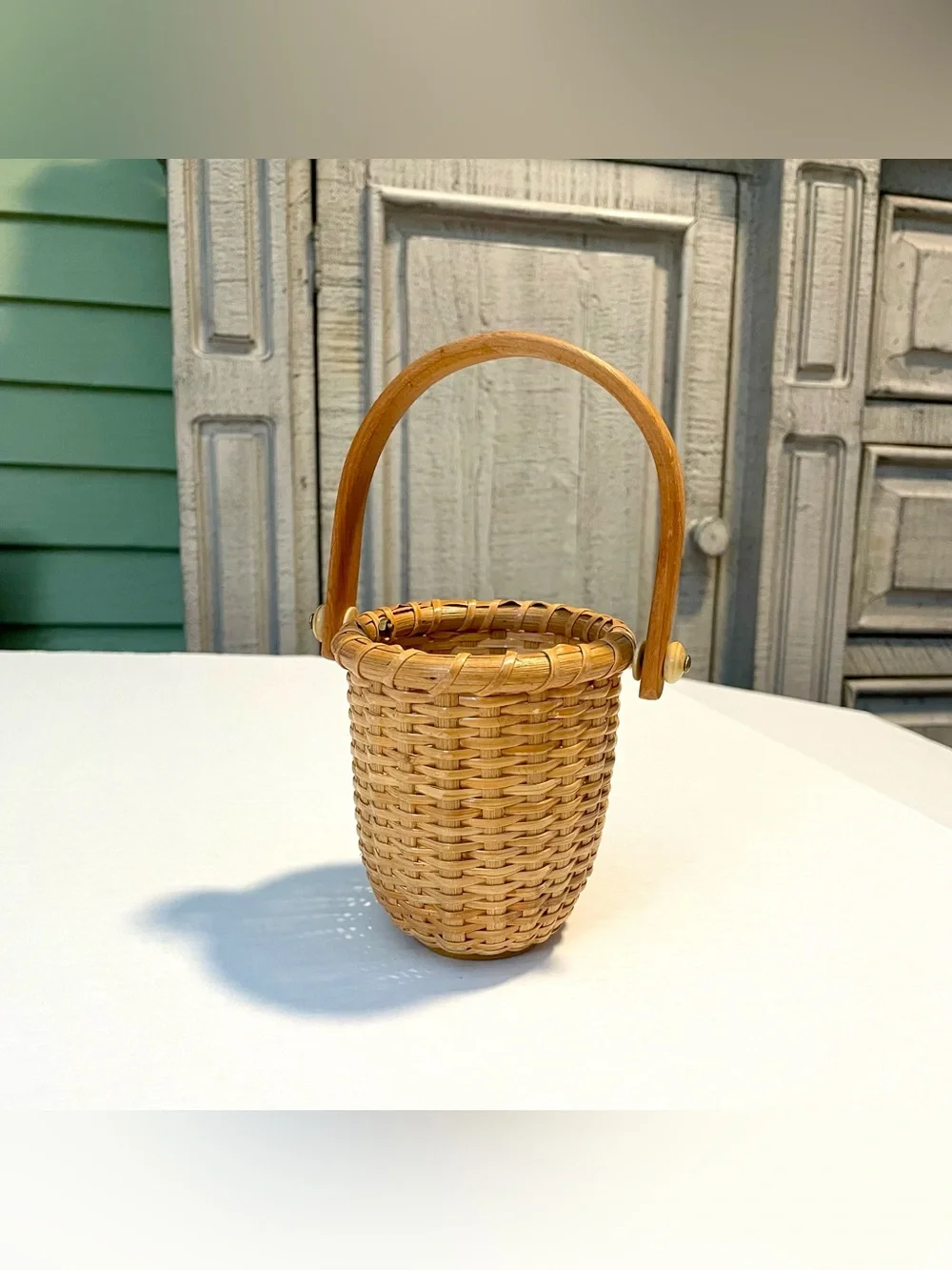 *EUC* NANTUCKET Hand Crafted Oval Basket w/“D” Shaped Handle - 8